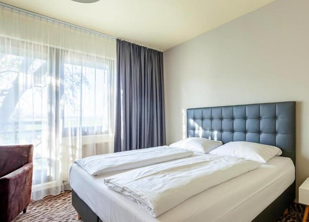 Doblergreen Hotel Stuttgart-Gerlingen Bagian luar foto