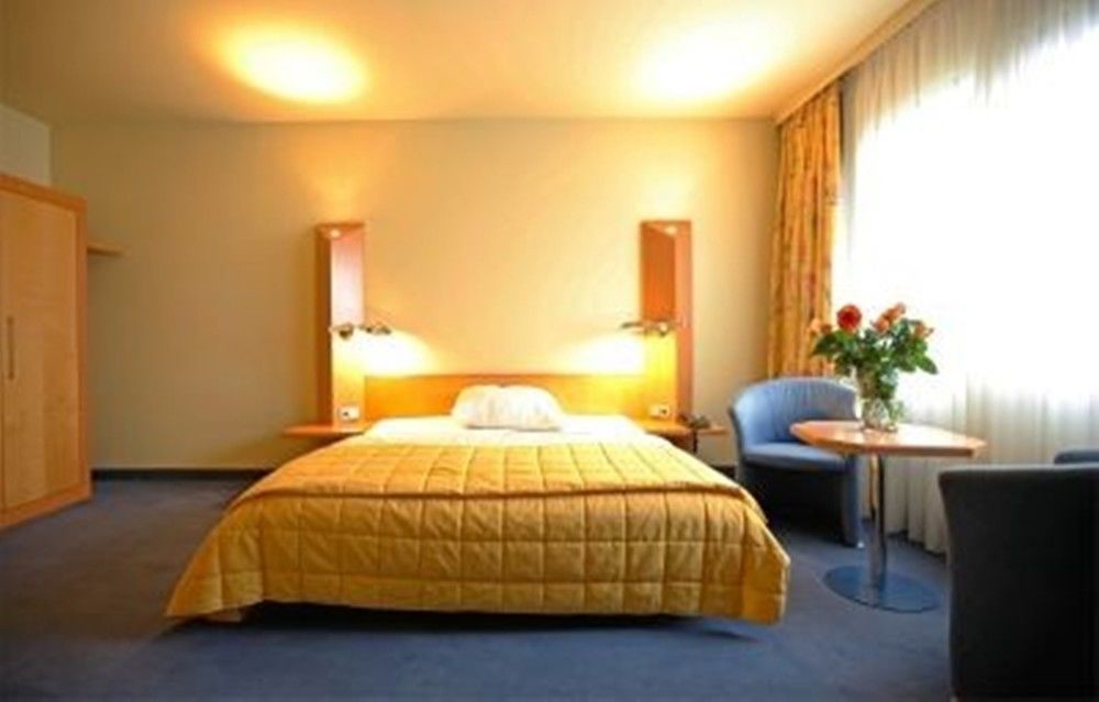 Doblergreen Hotel Stuttgart-Gerlingen Bagian luar foto