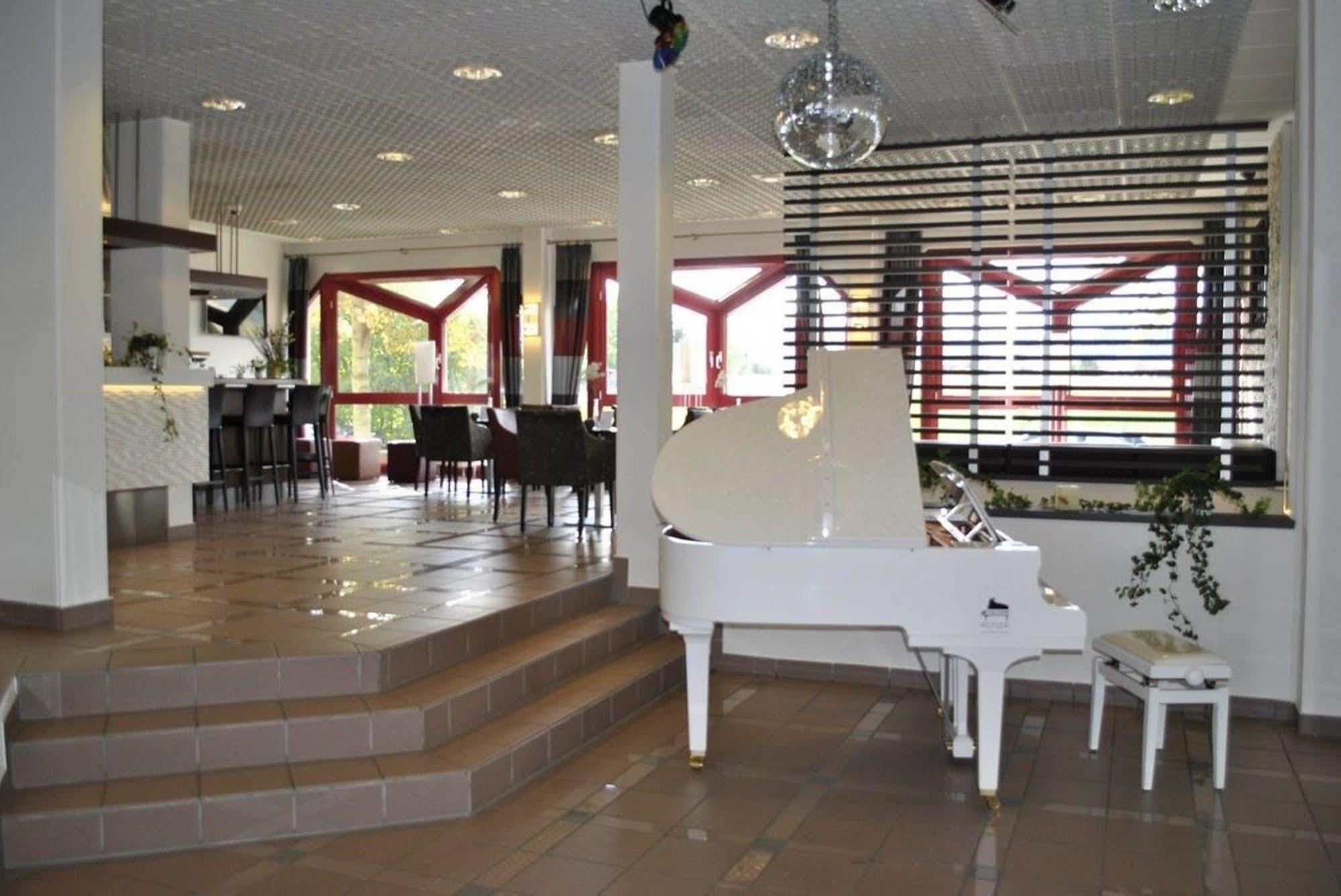 Doblergreen Hotel Stuttgart-Gerlingen Bagian luar foto