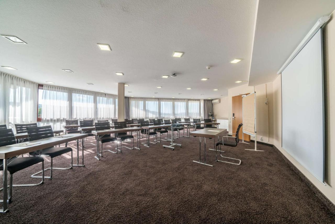 Doblergreen Hotel Stuttgart-Gerlingen Bagian luar foto